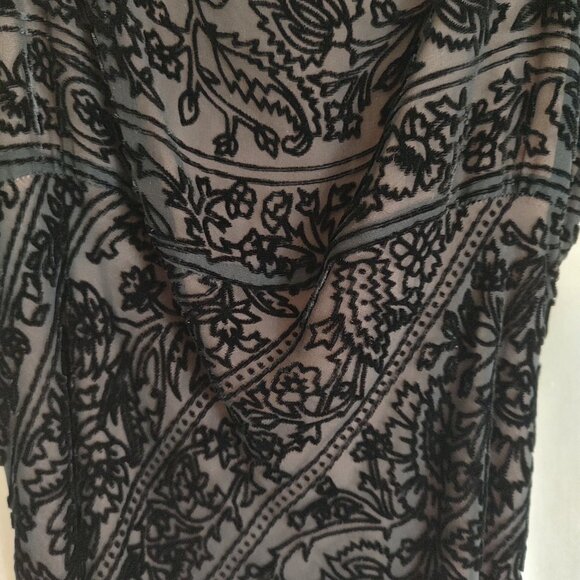 Elegant cut velvet evening dress size 4 - Picture 2 of 3